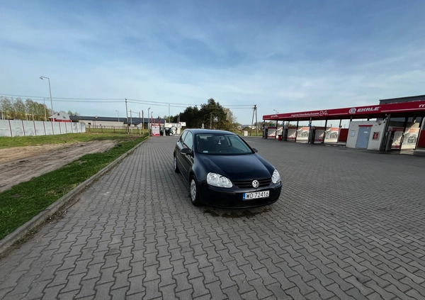 Volkswagen Golf cena 9500 przebieg: 293000, rok produkcji 2006 z Ostrołęka małe 137